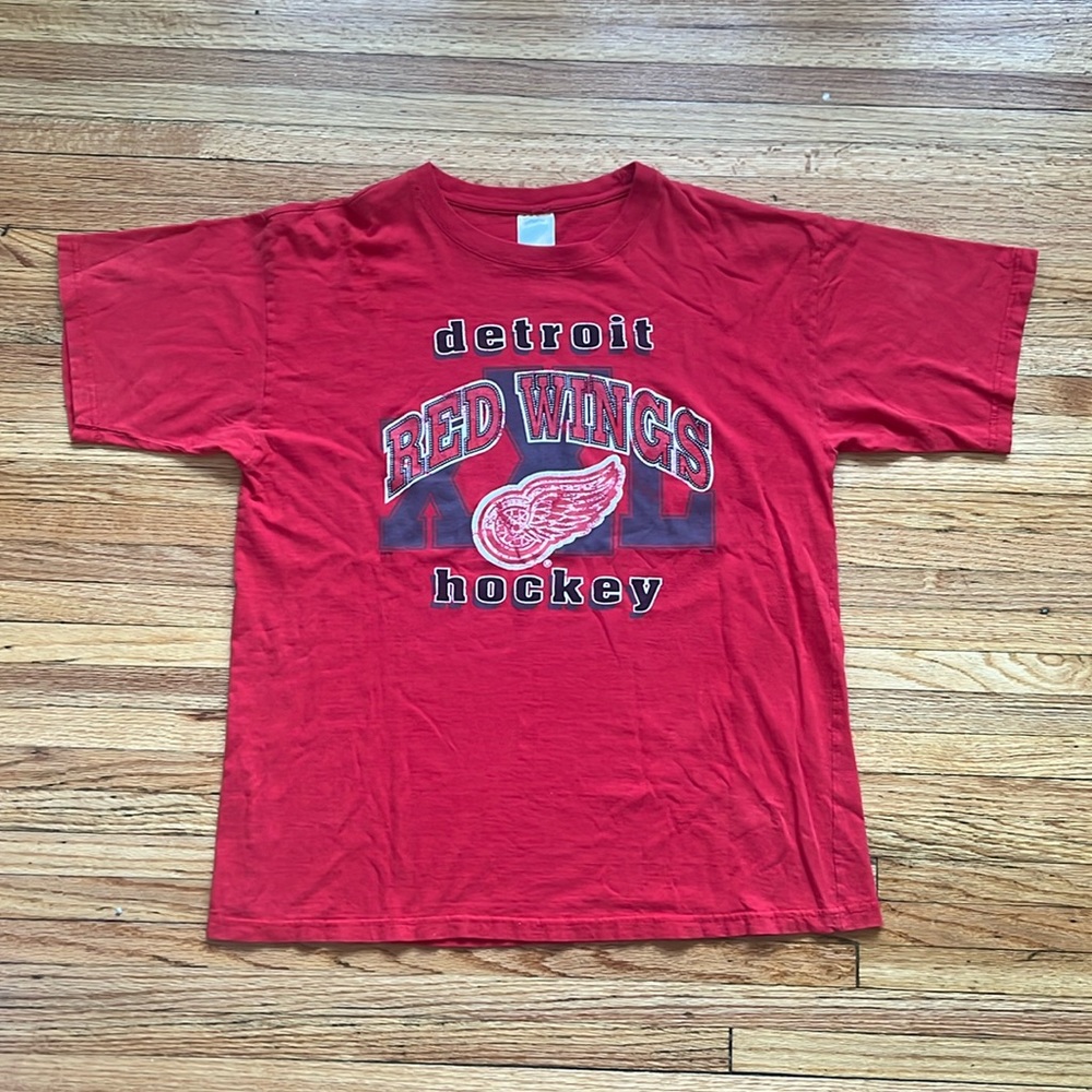 Vintage Detroit Red Wings T-Shirt / Large / 90s
